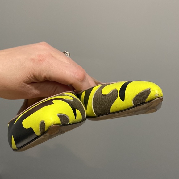 Valentino Garavani neon camouflage studded flats size 36 inspect photos - Picture 17 of 17